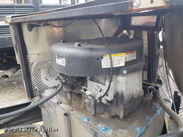 image for item GA9454 1995 shop built paint melt kettle trailer