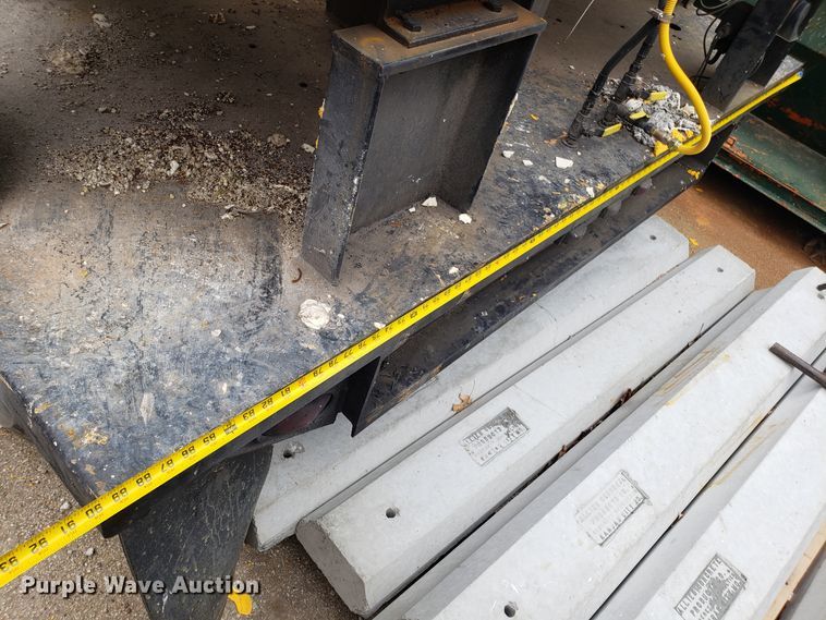 image for item GA9454 1995 shop built paint melt kettle trailer