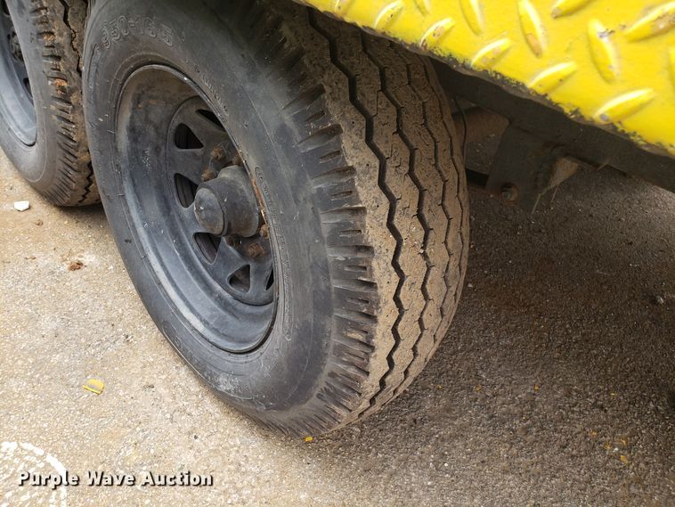 image for item GA9454 1995 shop built paint melt kettle trailer