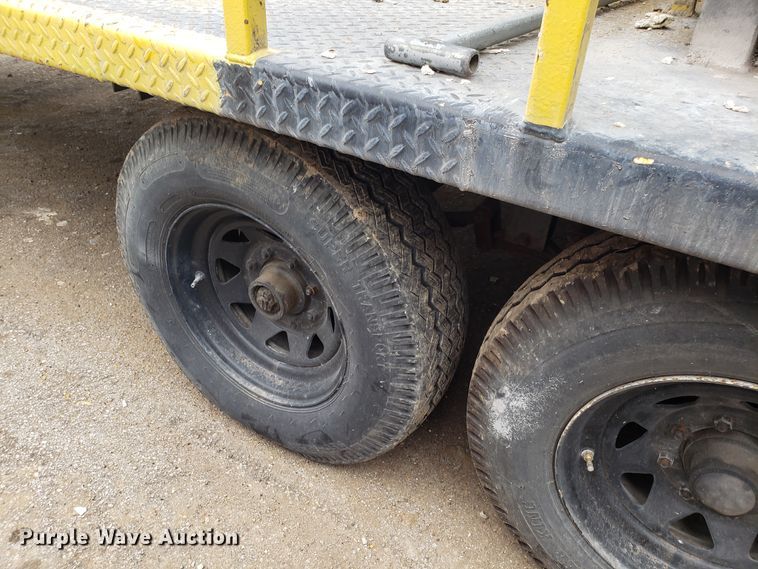 image for item GA9454 1995 shop built paint melt kettle trailer