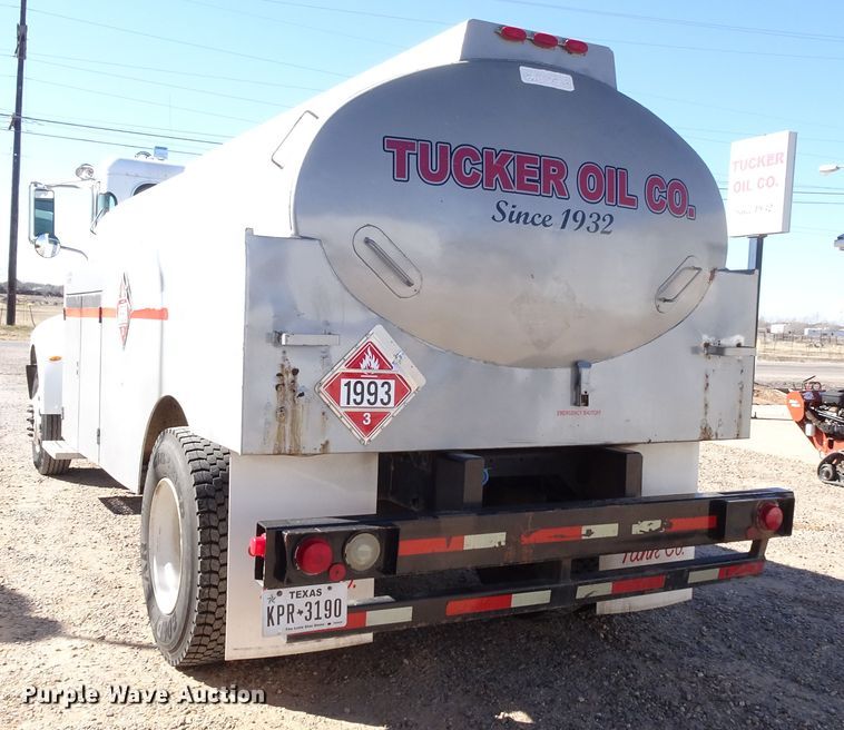 image for item GC9162 2008 Peterbilt 335 fuel truck