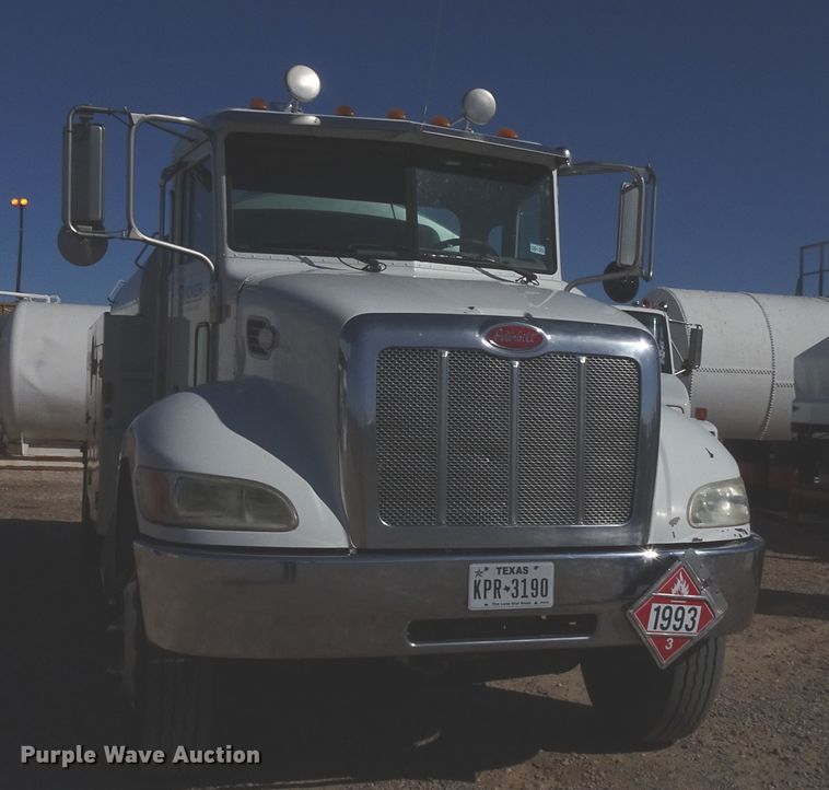 image for item GC9162 2008 Peterbilt 335 fuel truck