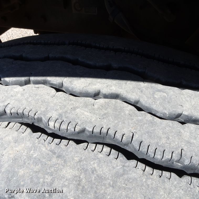 image for item GC9162 2008 Peterbilt 335 fuel truck