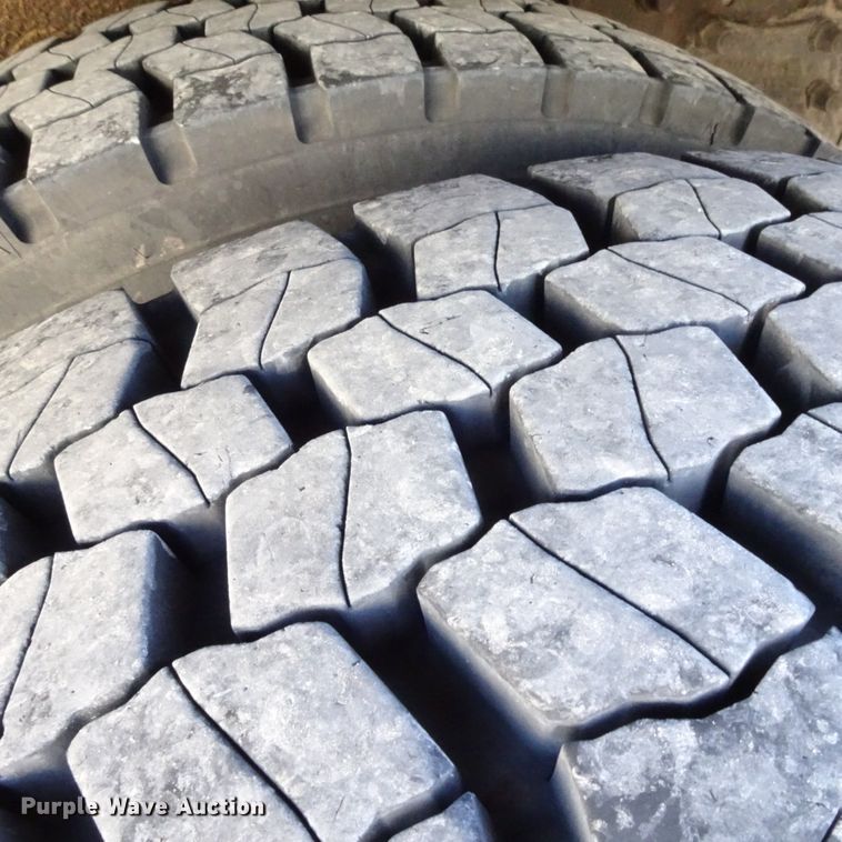 image for item GC9162 2008 Peterbilt 335 fuel truck