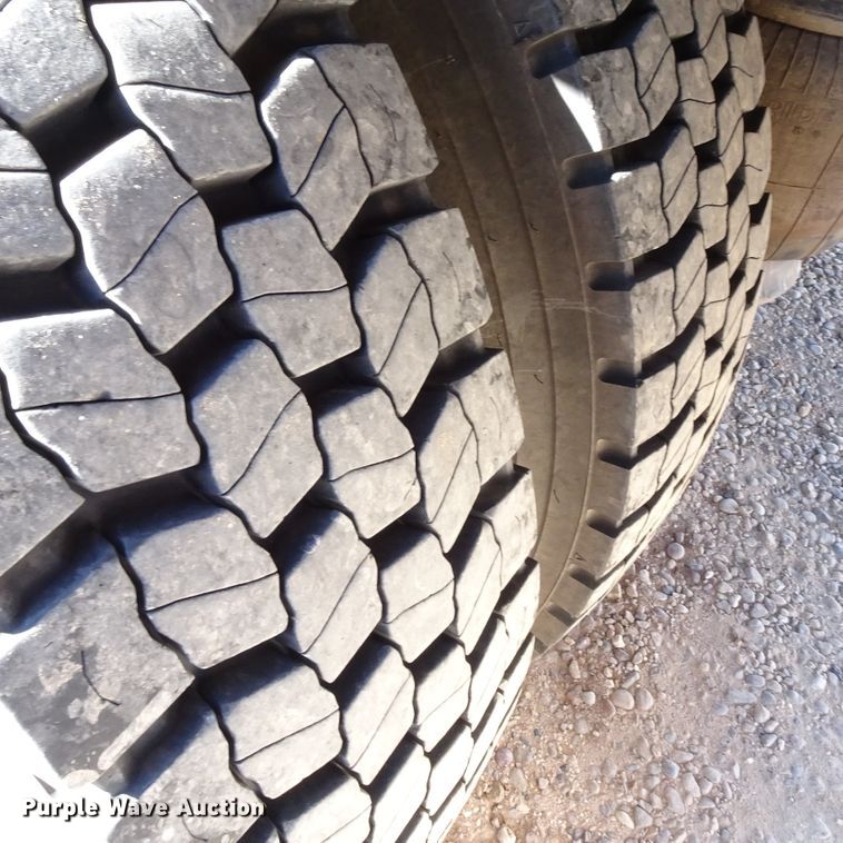 image for item GC9162 2008 Peterbilt 335 fuel truck