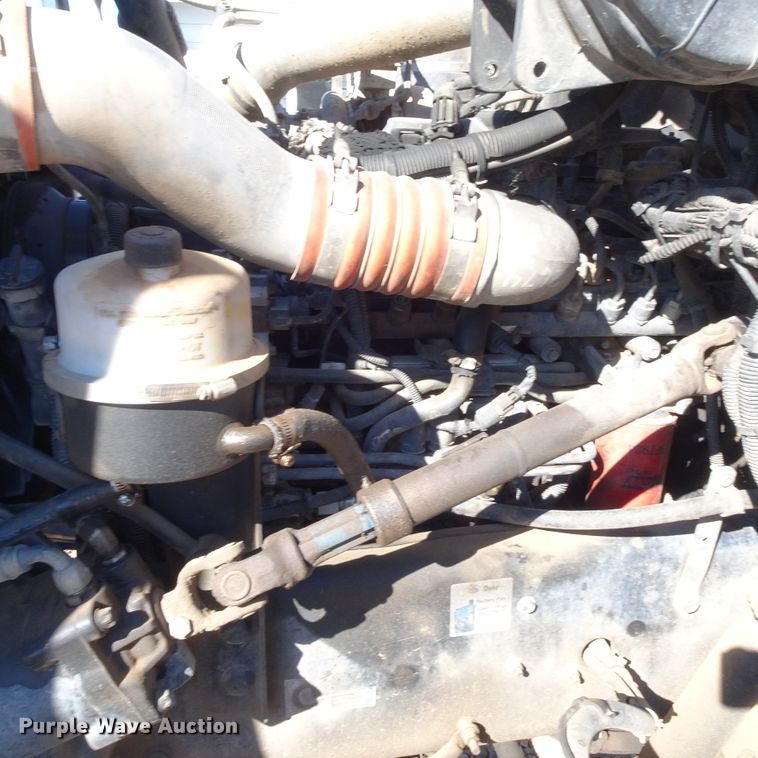 image for item GC9162 2008 Peterbilt 335 fuel truck