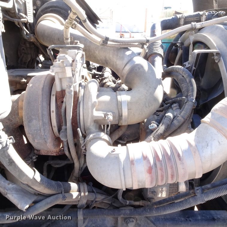 image for item GC9162 2008 Peterbilt 335 fuel truck