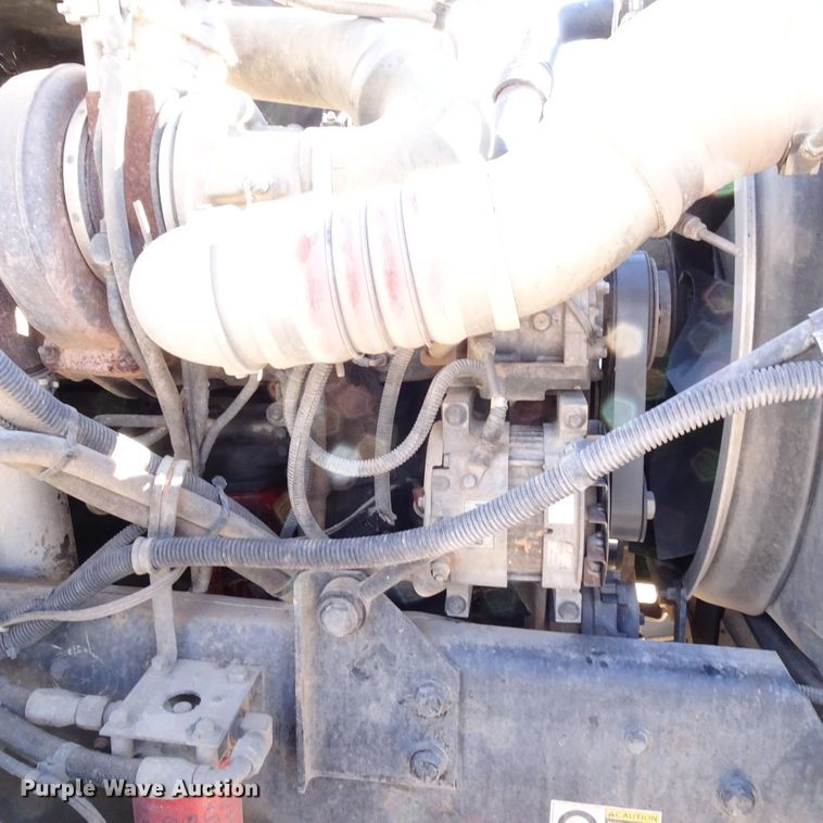 image for item GC9162 2008 Peterbilt 335 fuel truck