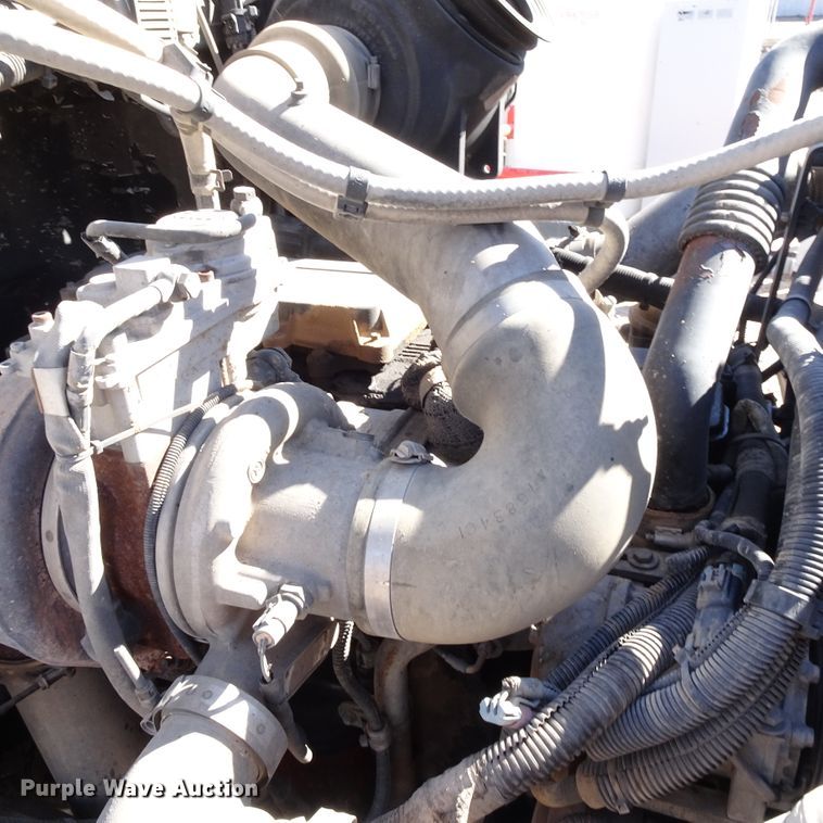 image for item GC9162 2008 Peterbilt 335 fuel truck