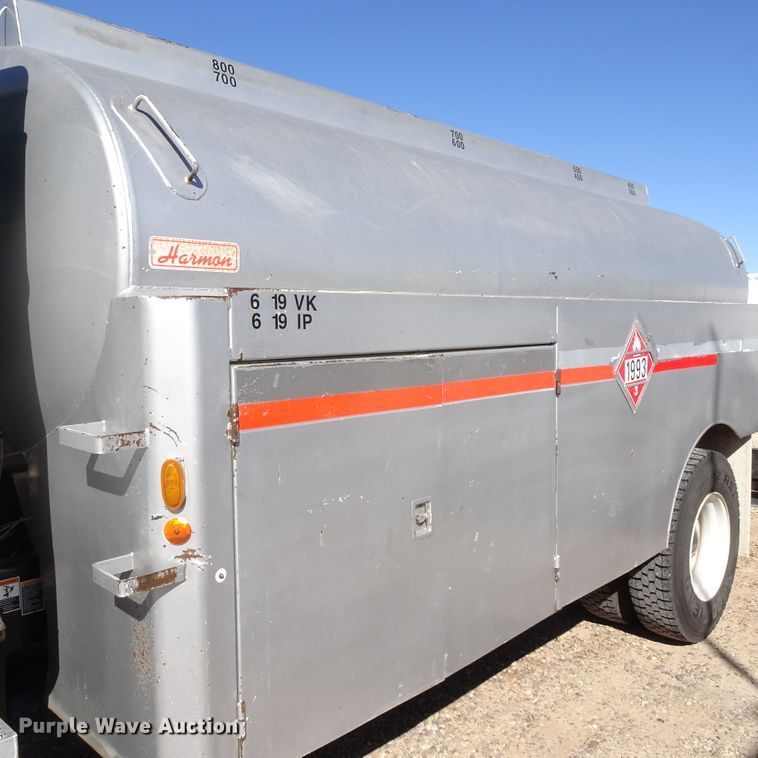 image for item GC9162 2008 Peterbilt 335 fuel truck