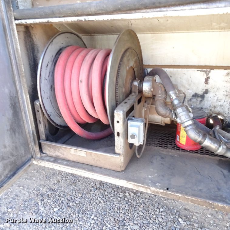 image for item GC9162 2008 Peterbilt 335 fuel truck