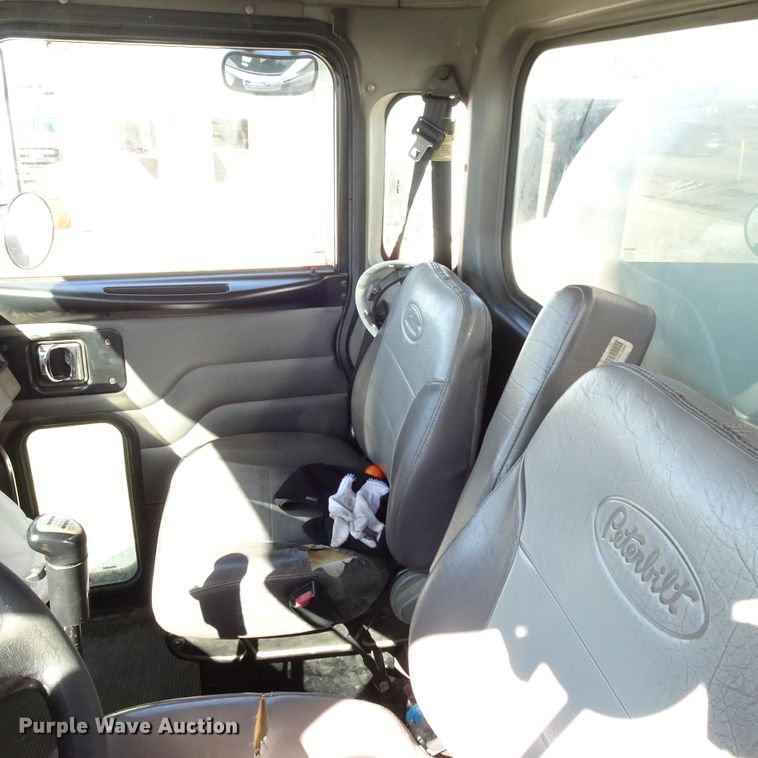 image for item GC9162 2008 Peterbilt 335 fuel truck