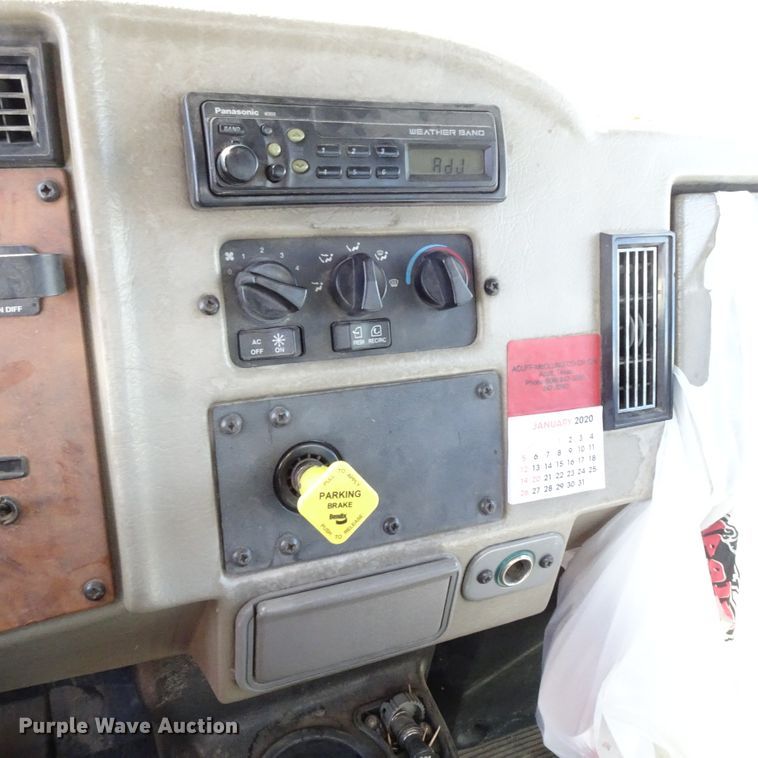 image for item GC9162 2008 Peterbilt 335 fuel truck