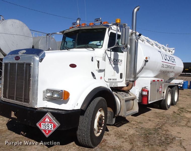 image for item GC9164 2007 Peterbilt 378 fuel truck