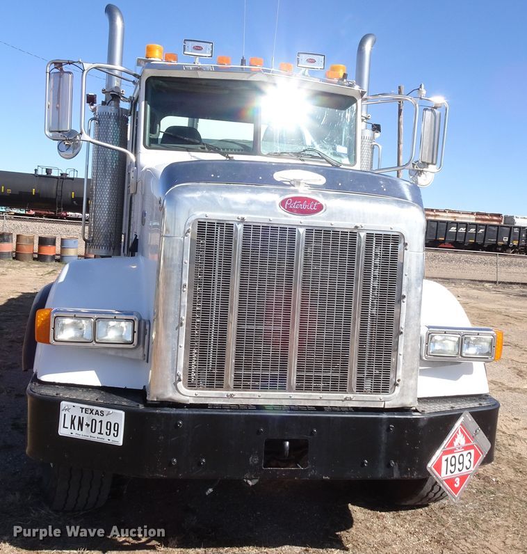 image for item GC9164 2007 Peterbilt 378 fuel truck