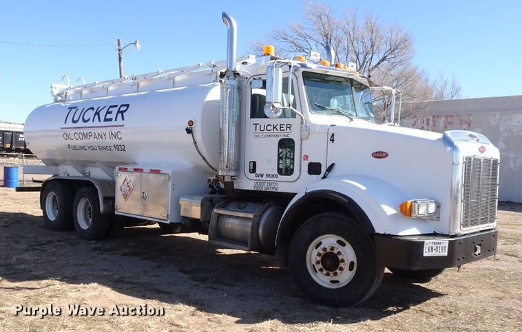 image for item GC9164 2007 Peterbilt 378 fuel truck