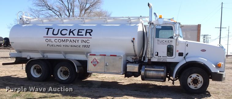 image for item GC9164 2007 Peterbilt 378 fuel truck