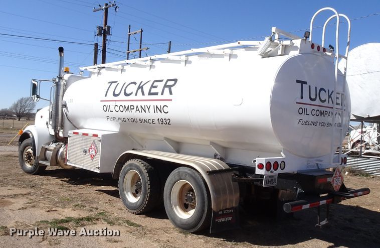 image for item GC9164 2007 Peterbilt 378 fuel truck