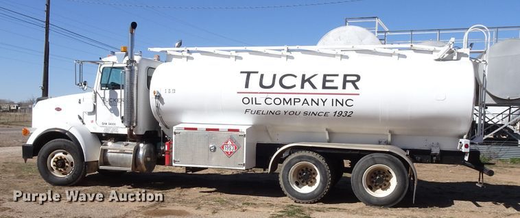 image for item GC9164 2007 Peterbilt 378 fuel truck