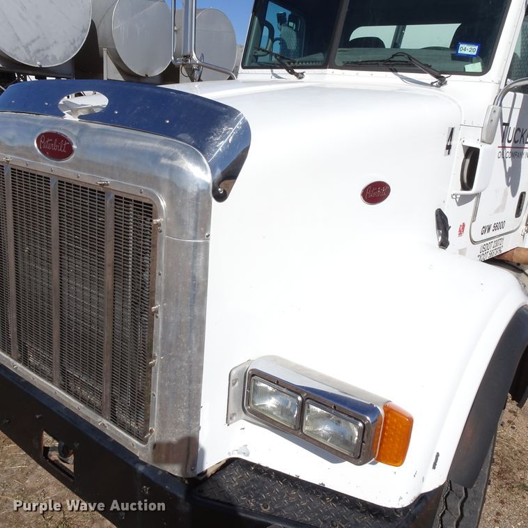 image for item GC9164 2007 Peterbilt 378 fuel truck