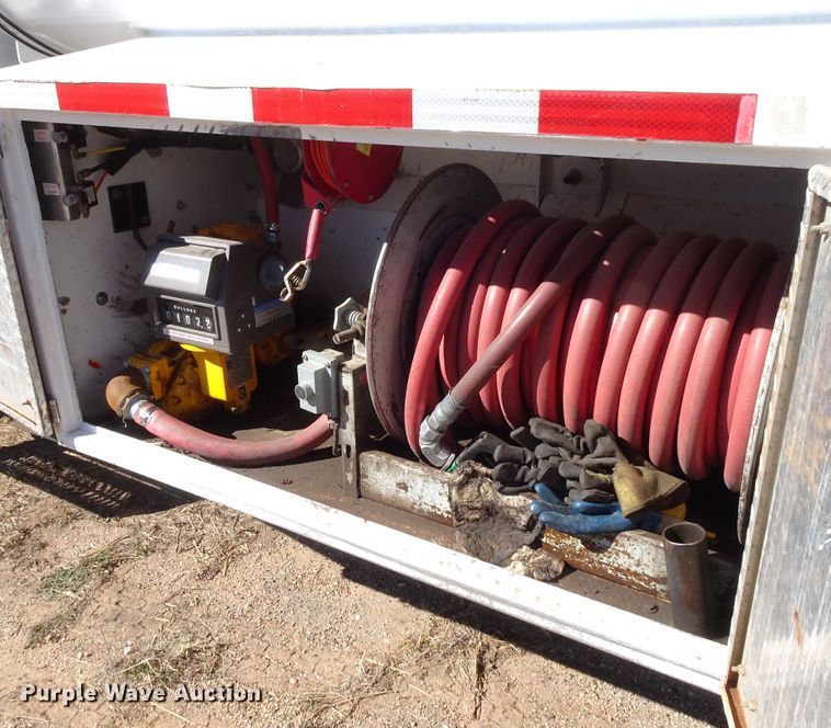 image for item GC9164 2007 Peterbilt 378 fuel truck