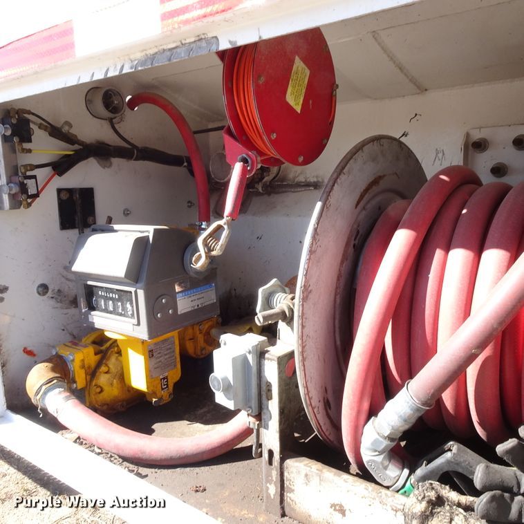 image for item GC9164 2007 Peterbilt 378 fuel truck