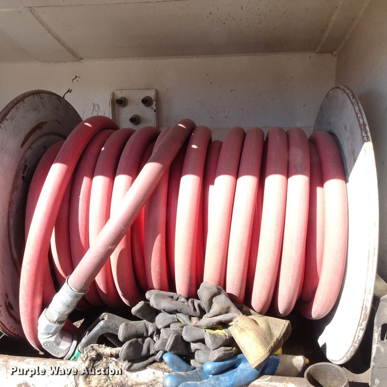 image for item GC9164 2007 Peterbilt 378 fuel truck