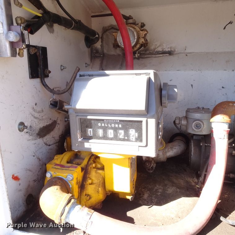 image for item GC9164 2007 Peterbilt 378 fuel truck