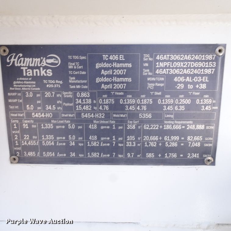image for item GC9164 2007 Peterbilt 378 fuel truck