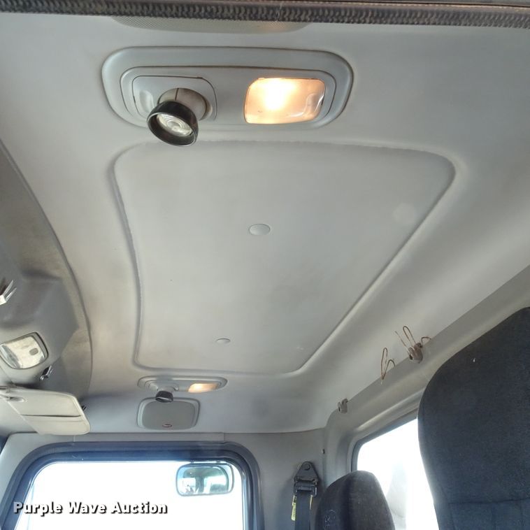 image for item GC9164 2007 Peterbilt 378 fuel truck