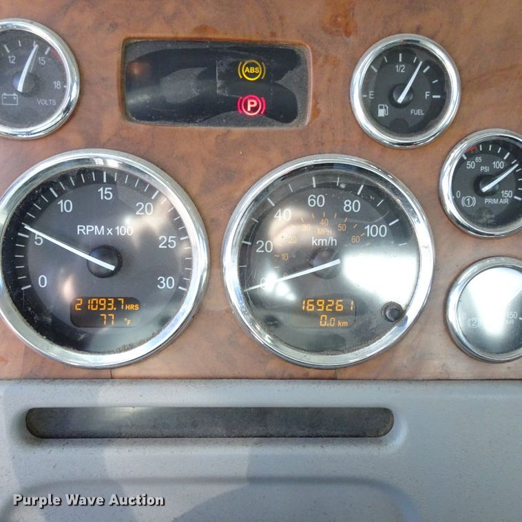 image for item GC9164 2007 Peterbilt 378 fuel truck