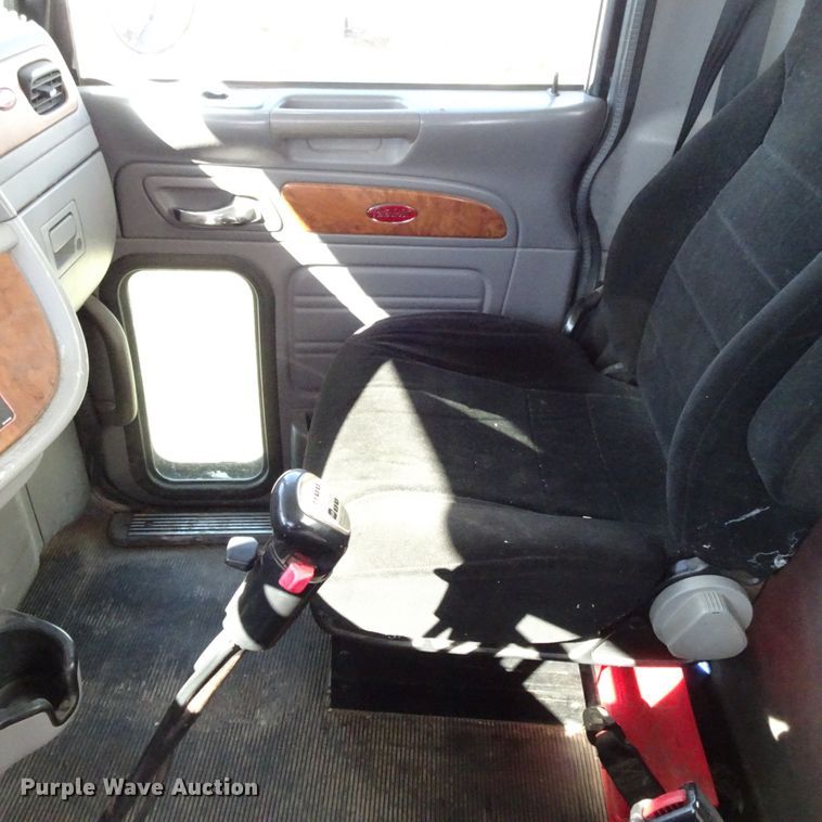 image for item GC9164 2007 Peterbilt 378 fuel truck