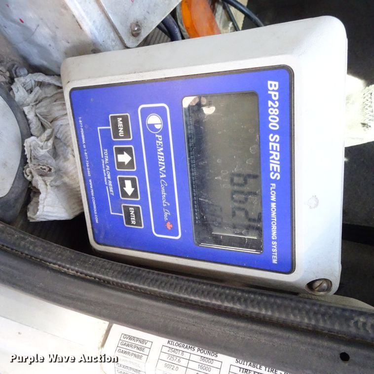 image for item GC9164 2007 Peterbilt 378 fuel truck