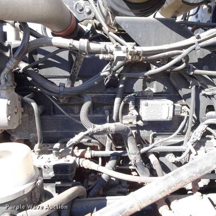 image for item GC9164 2007 Peterbilt 378 fuel truck