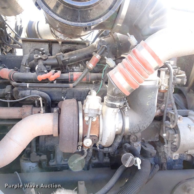 image for item GC9164 2007 Peterbilt 378 fuel truck