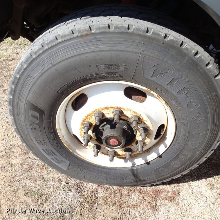 image for item GC9164 2007 Peterbilt 378 fuel truck