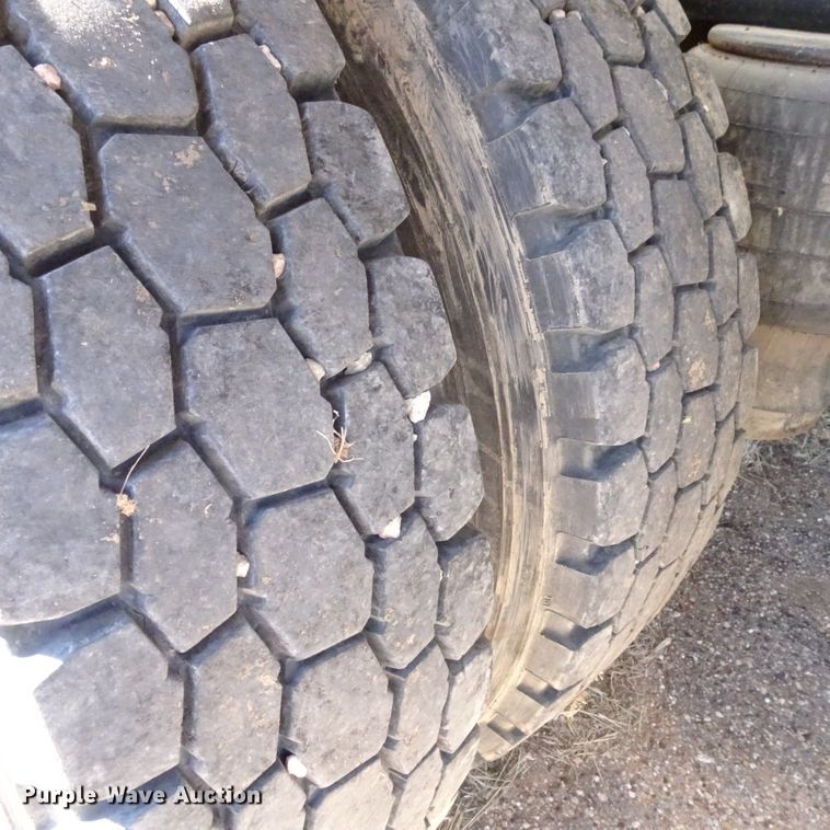 image for item GC9164 2007 Peterbilt 378 fuel truck