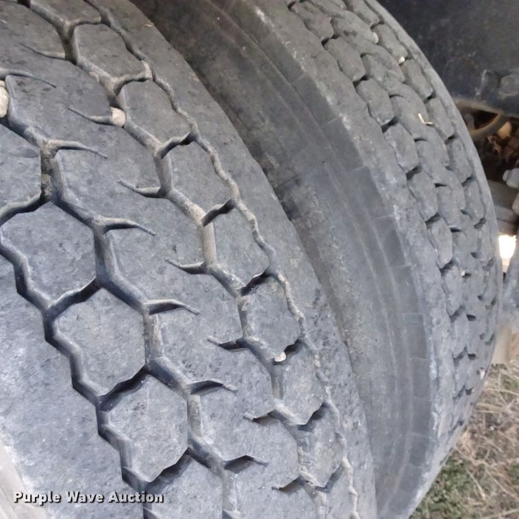 image for item GC9164 2007 Peterbilt 378 fuel truck