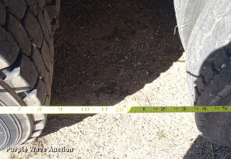 image for item GC9164 2007 Peterbilt 378 fuel truck