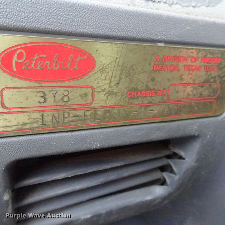 image for item GC9164 2007 Peterbilt 378 fuel truck