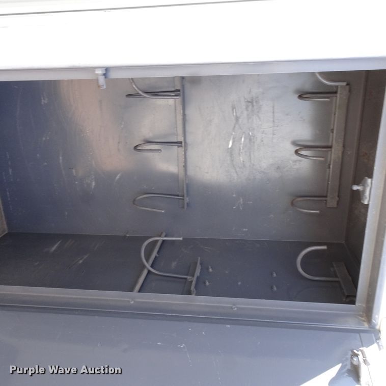 image for item GC9178 2006 International 7300 digger derrick truck