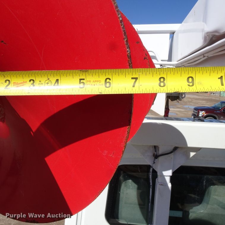 image for item GC9178 2006 International 7300 digger derrick truck