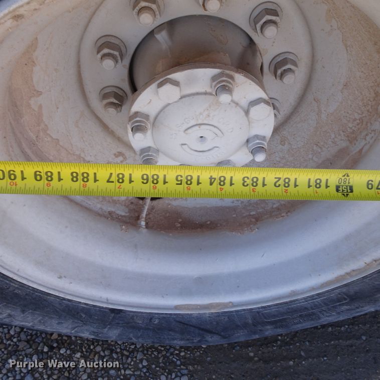 image for item GC9178 2006 International 7300 digger derrick truck