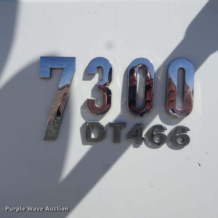 image for item GC9178 2006 International 7300 digger derrick truck