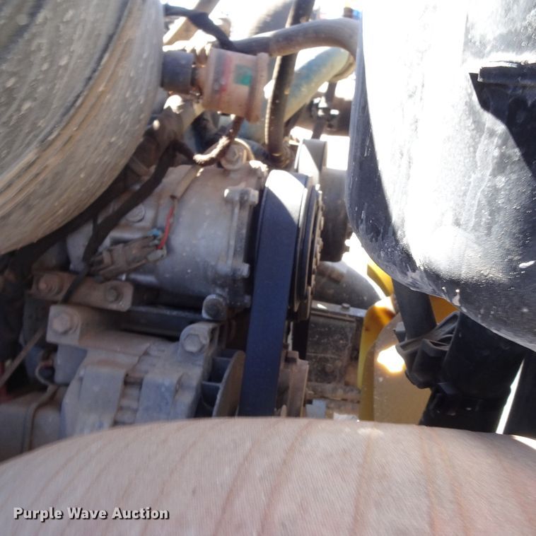 image for item GC9178 2006 International 7300 digger derrick truck