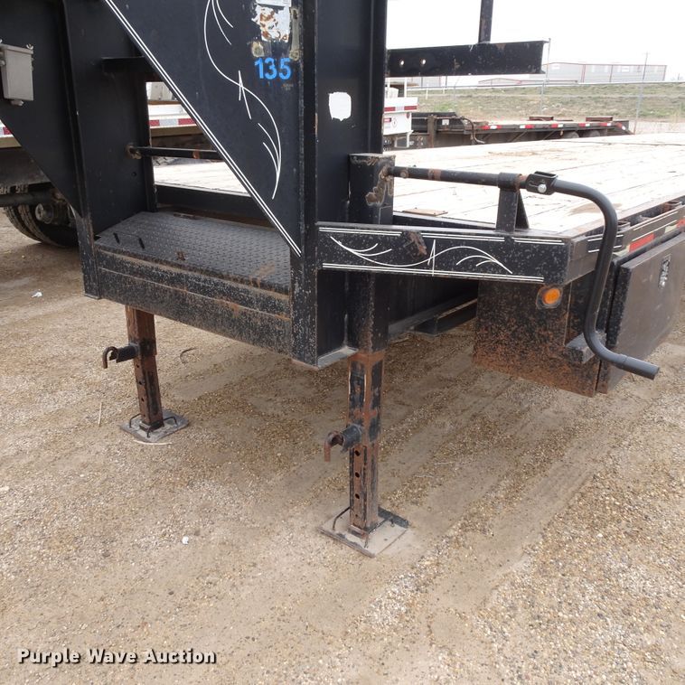 image for item GC9183 2008 Apache equipment trailer