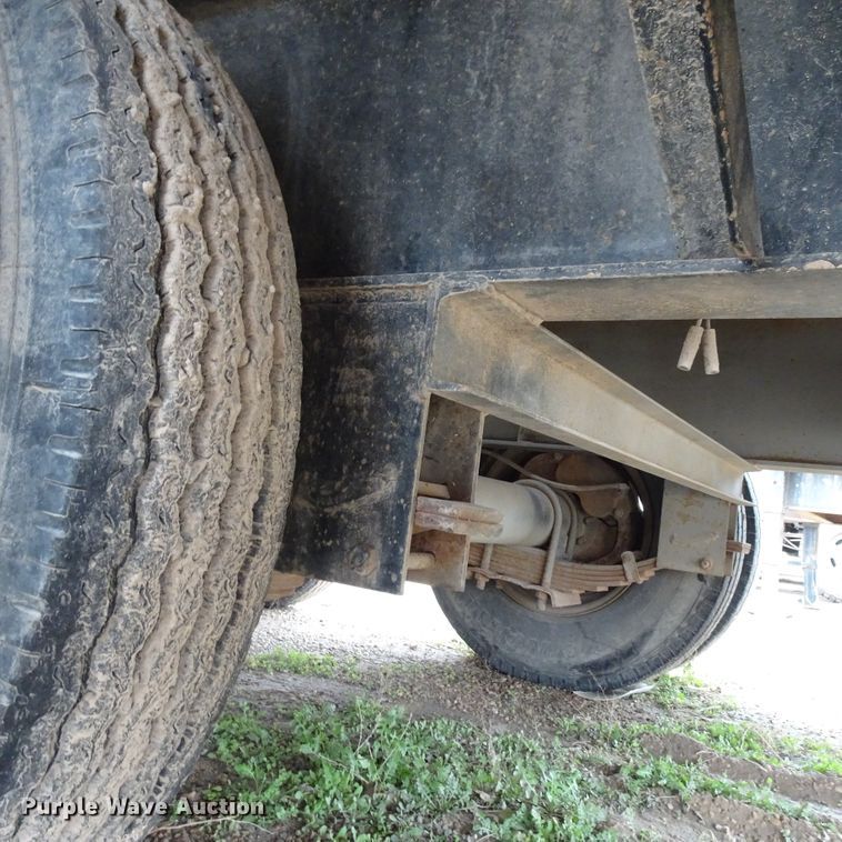 image for item GC9183 2008 Apache equipment trailer