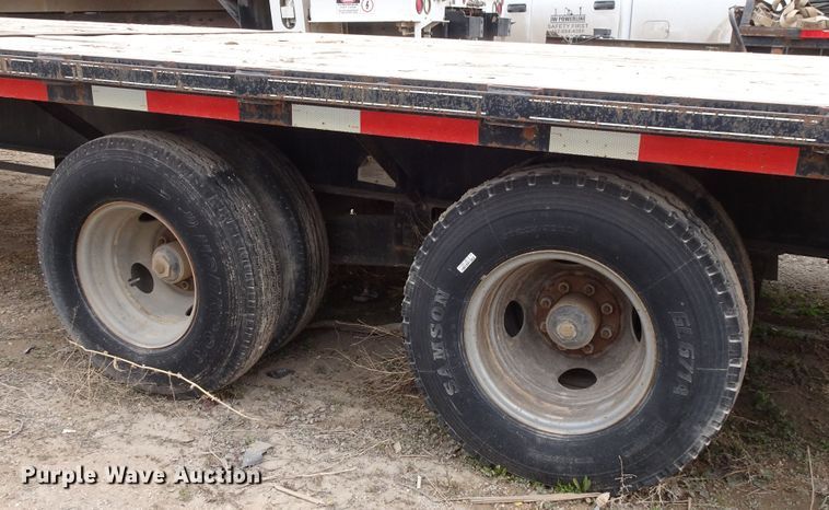 image for item GC9183 2008 Apache equipment trailer