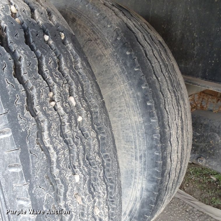 image for item GC9183 2008 Apache equipment trailer