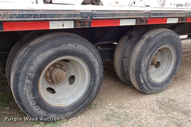 image for item GC9183 2008 Apache equipment trailer